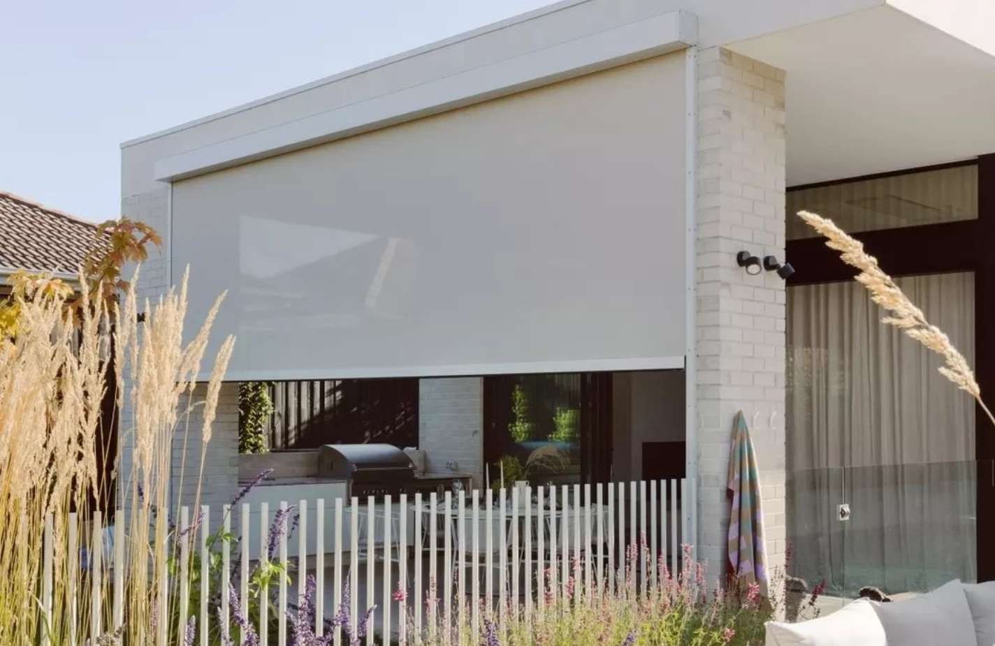 Zipscreen outdoor blind install